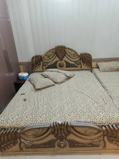 bedroom bed