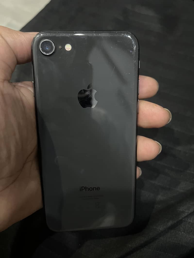 Apple iPhone 8 1