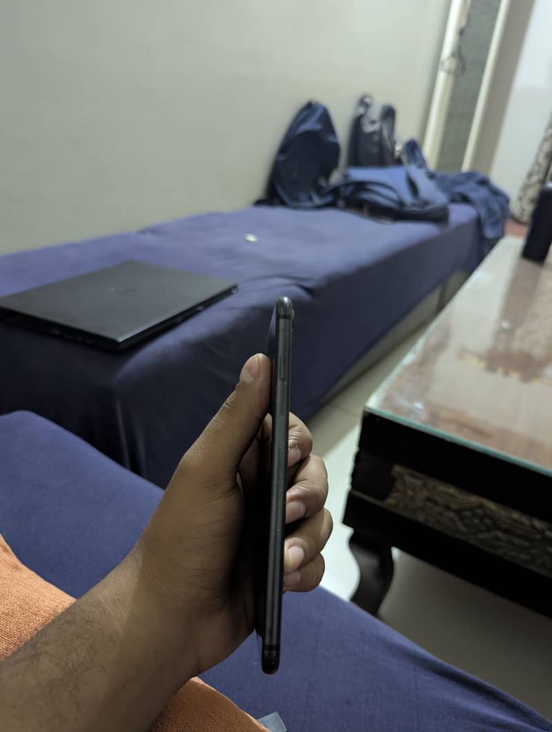 Apple iPhone 7 Plus 2