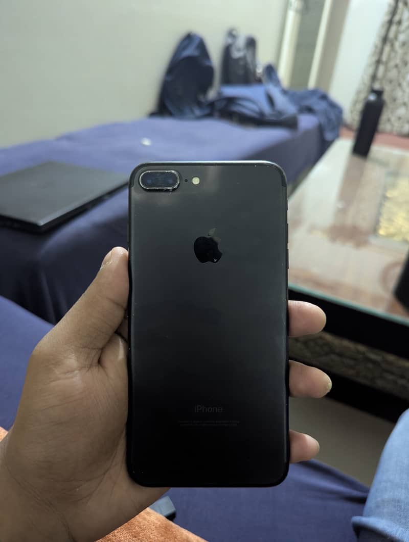 Apple iPhone 7 Plus 3