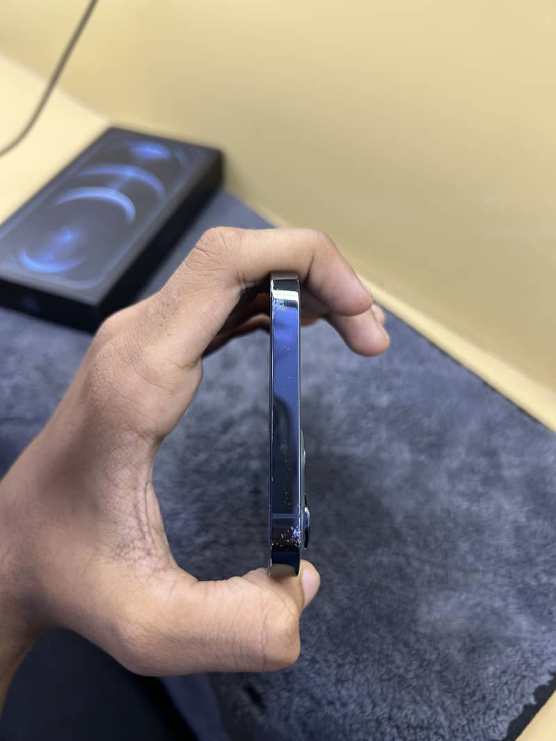 iPhone 12 Pro Max 1