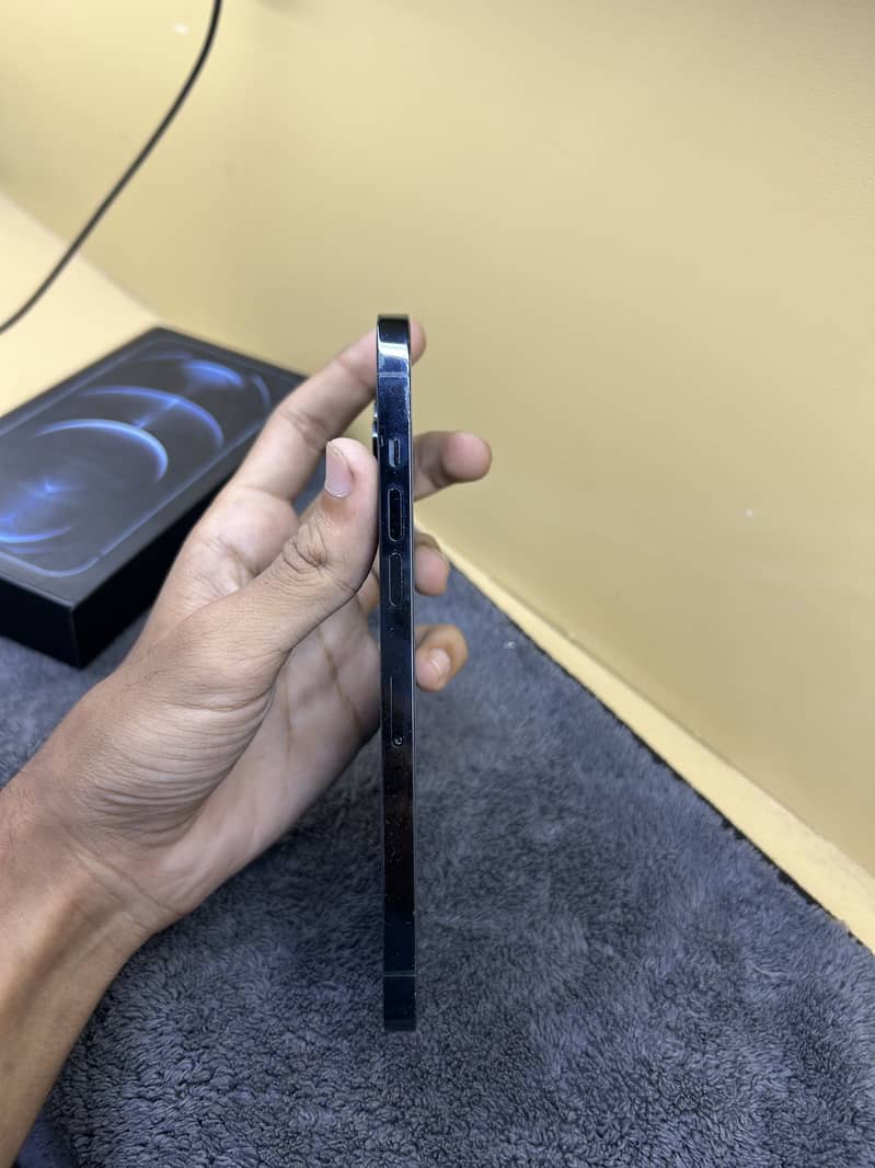 iPhone 12 Pro Max 7