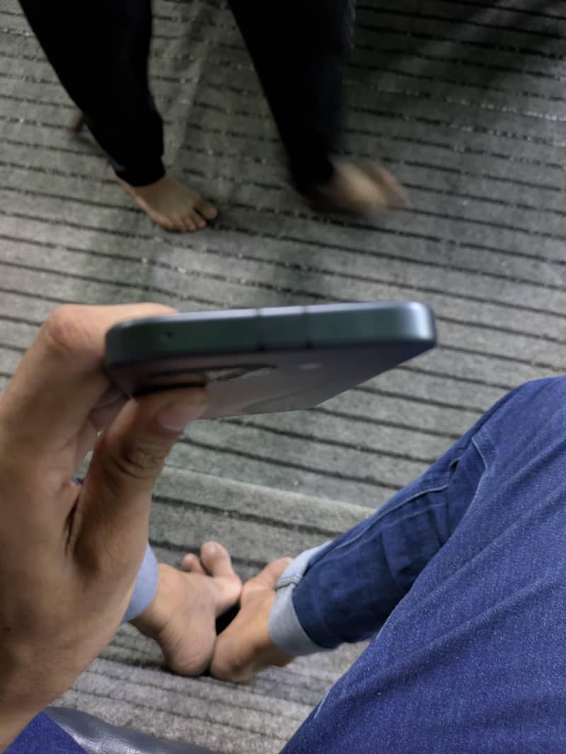 Google Pixel 9 5