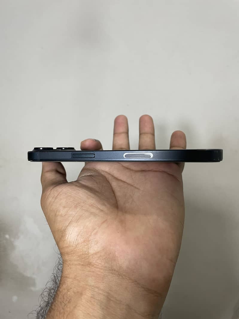 Apple iPhone 13 6