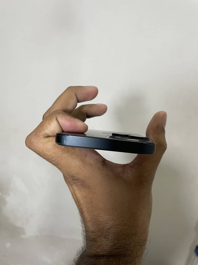 Apple iPhone 13 7