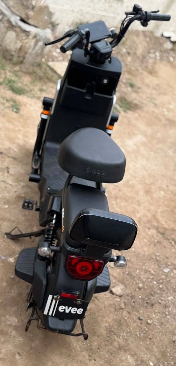 Evee mito 10