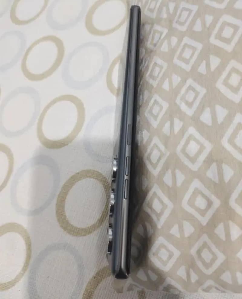 Tecno CAMON 40 Pro 1