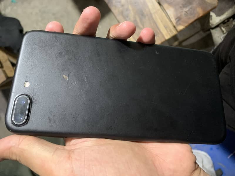 Apple iPhone 7 Plus 1