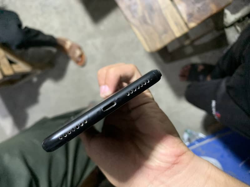 Apple iPhone 7 Plus 3
