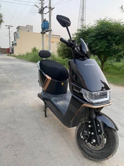 revoo A12