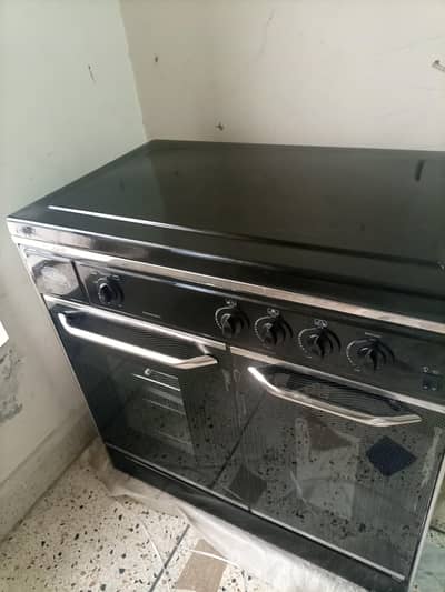 Puma 3 Burner cooking range with Oven Model -430 Excellent condition