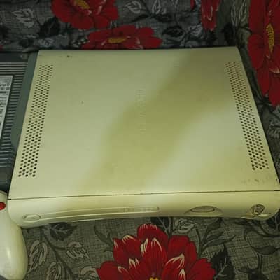 Xbox 360 - 350GB HDD with Wireless Controller