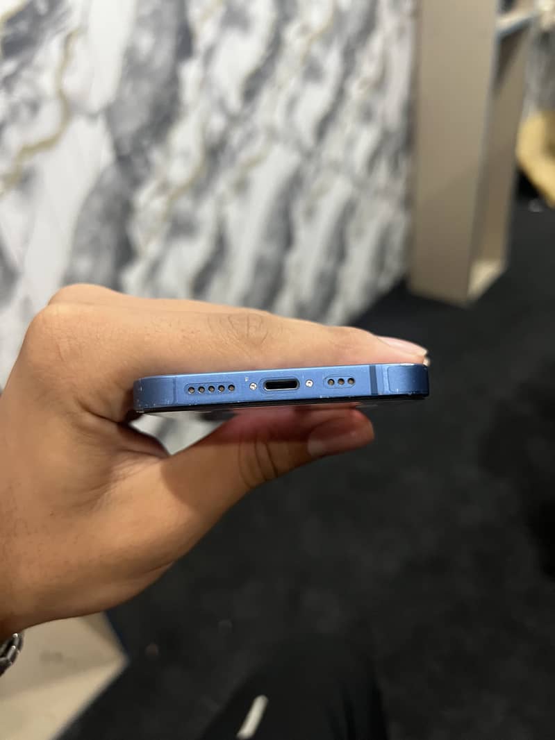 Apple iPhone 13 6