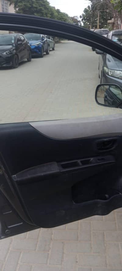 Toyota Vitz 2011