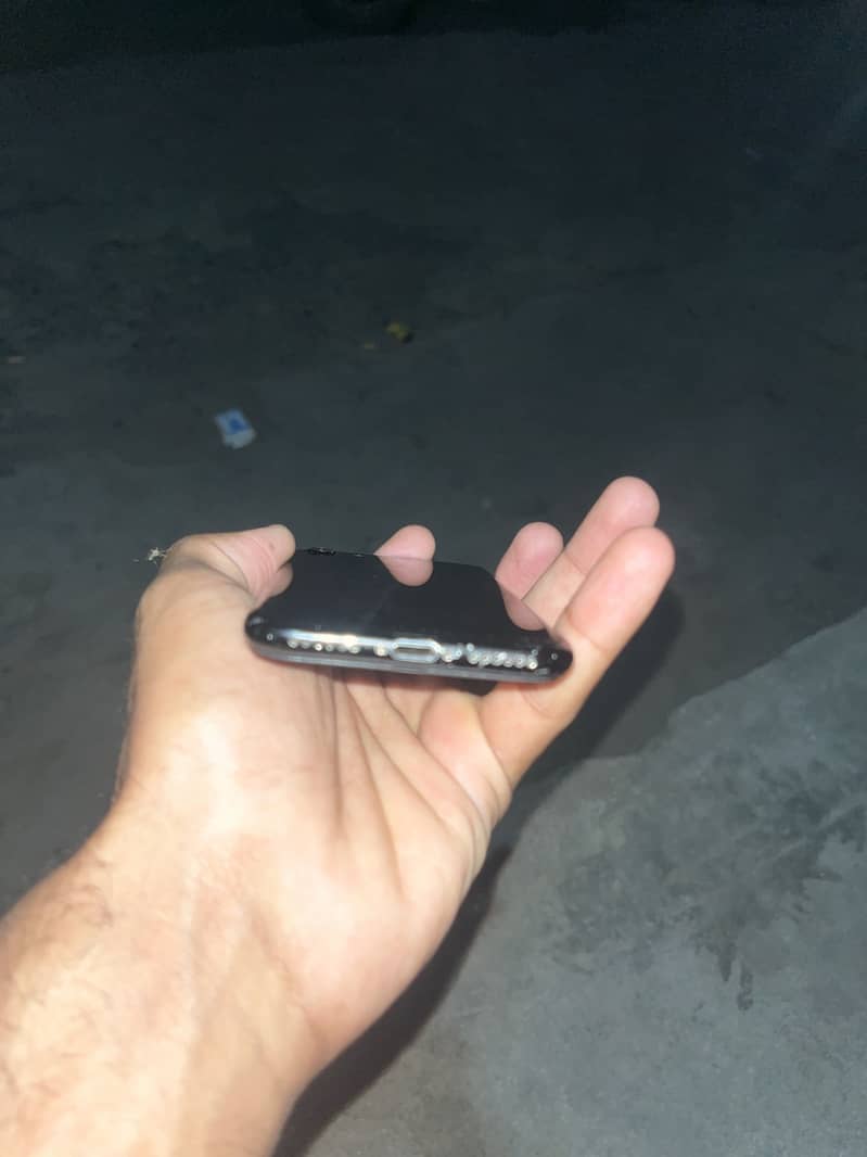 Apple iPhone 7 3