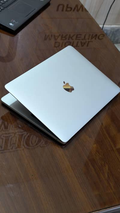MacBook pro 16/512 GB , 13 inch