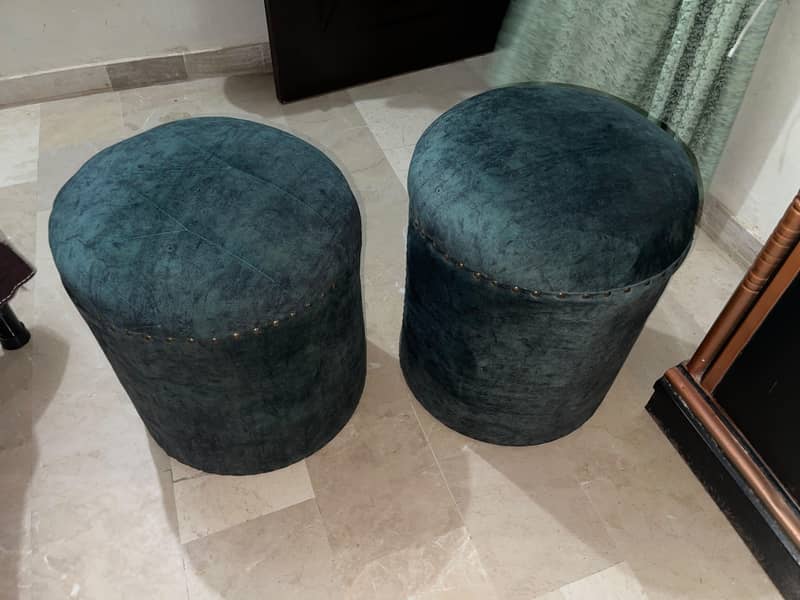 Couch Pair . 0