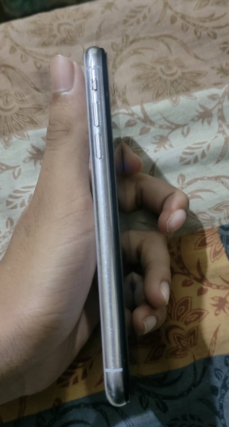 Apple iPhone X 0