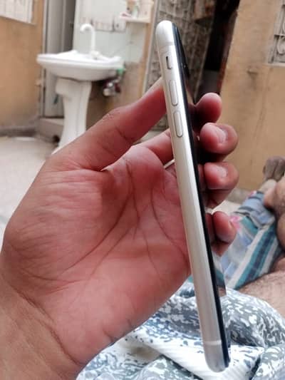 Apple iPhone XR