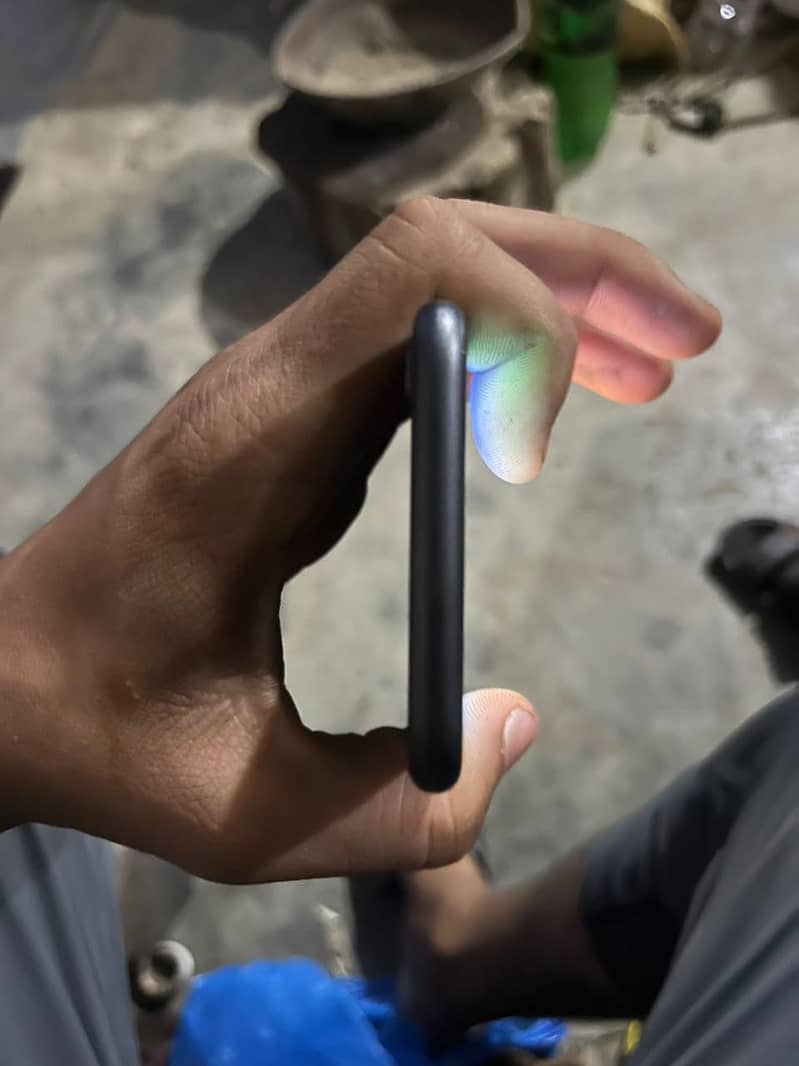 Apple iPhone 8 3
