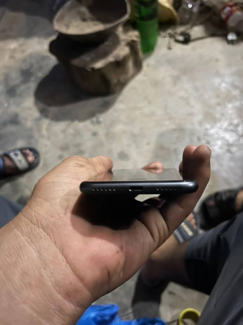 Apple iPhone 8 5