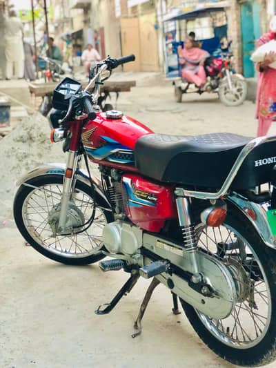 125 bike for sale num 03205660998