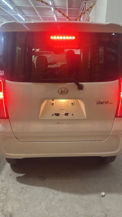 Daihatsu Tanto 2023