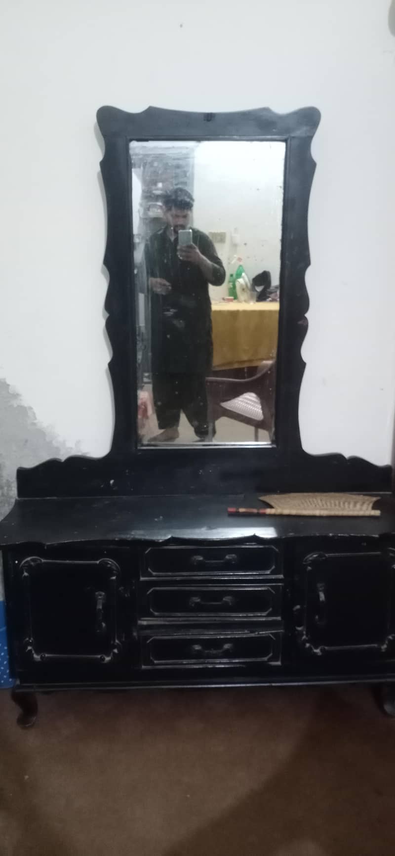 Dressing Table 0