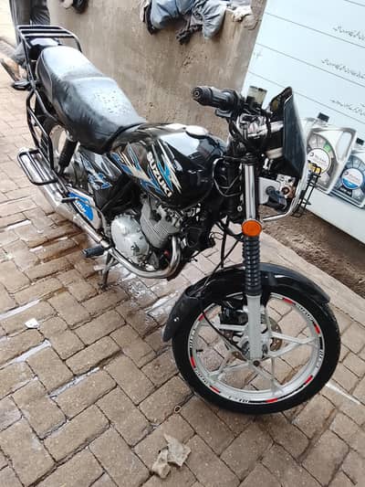 Suzuki GS 150 2020