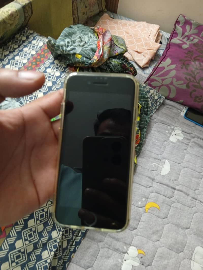 Apple iPhone 7 1