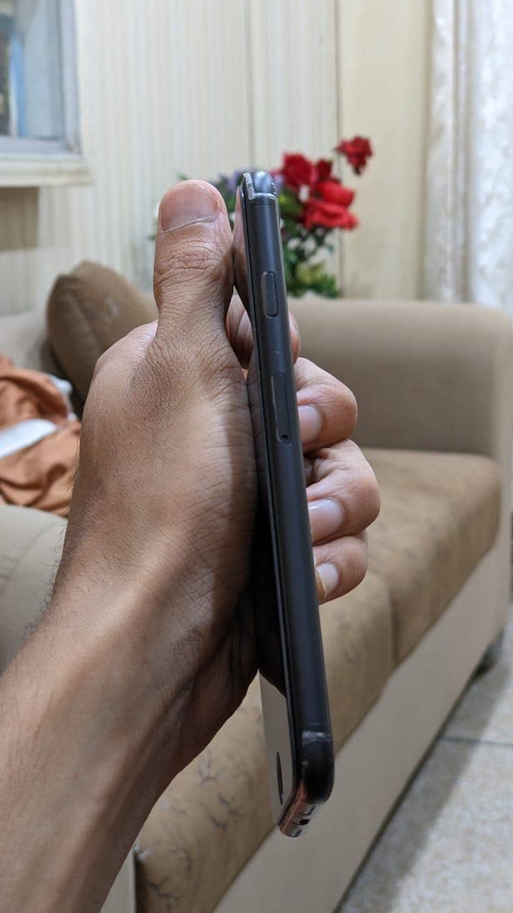 iPhone SE 2nd Generation 4