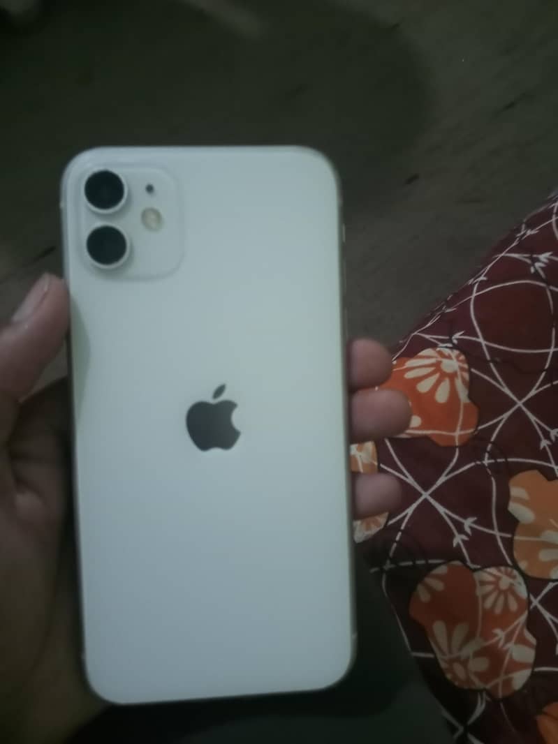 Apple iPhone 11 0