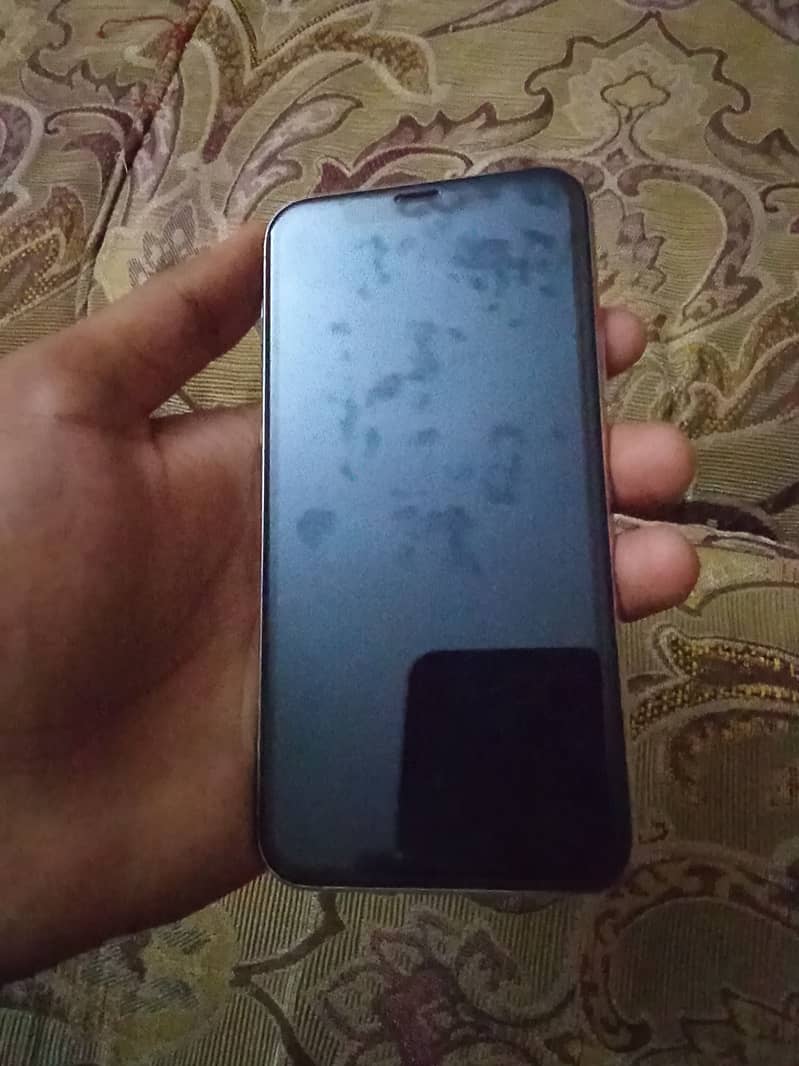 Apple iPhone 11 Pro 1