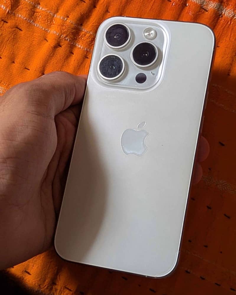 Apple iPhone 15 Pro 1