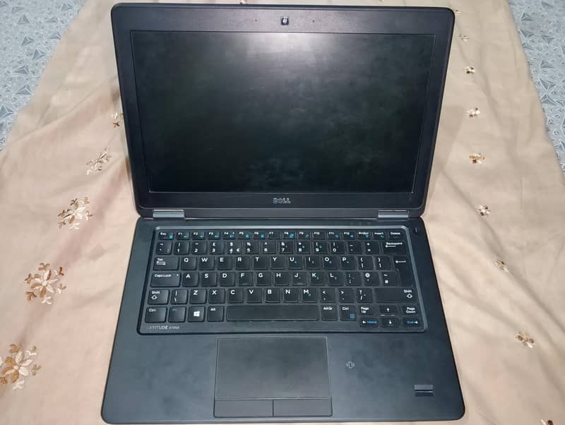 Dell Latitude E7250 4