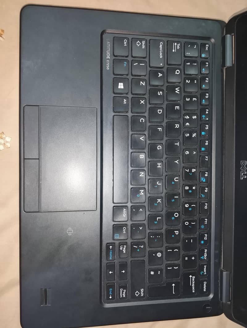 Dell Latitude E7250 5