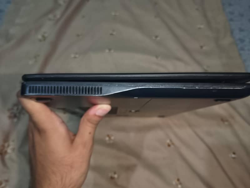 Dell Latitude E7250 10