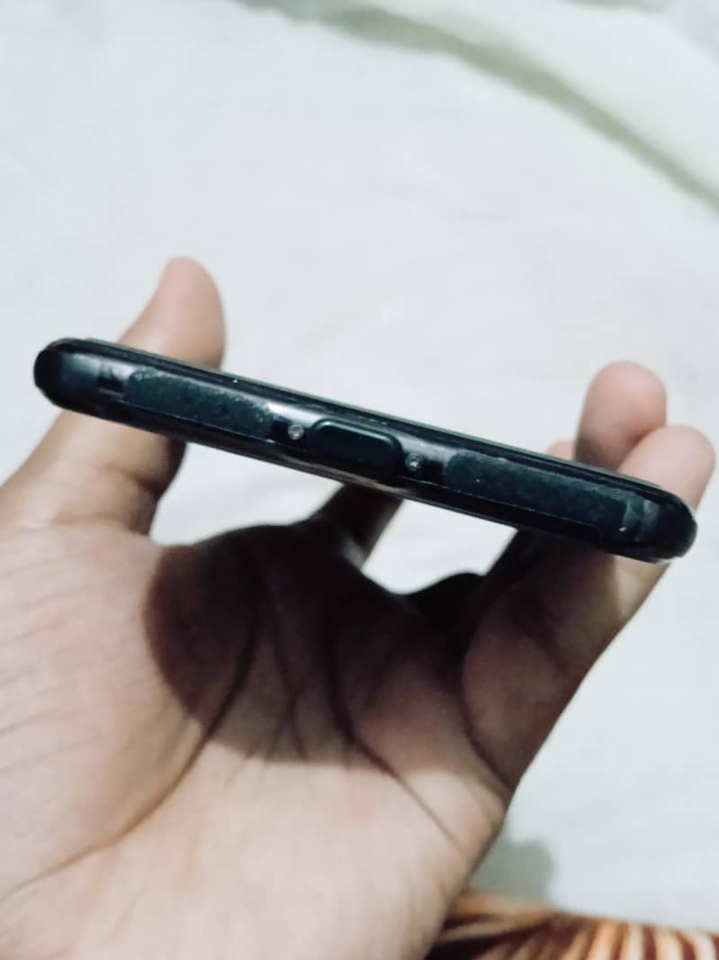 Apple iPhone 11 Pro Max 4