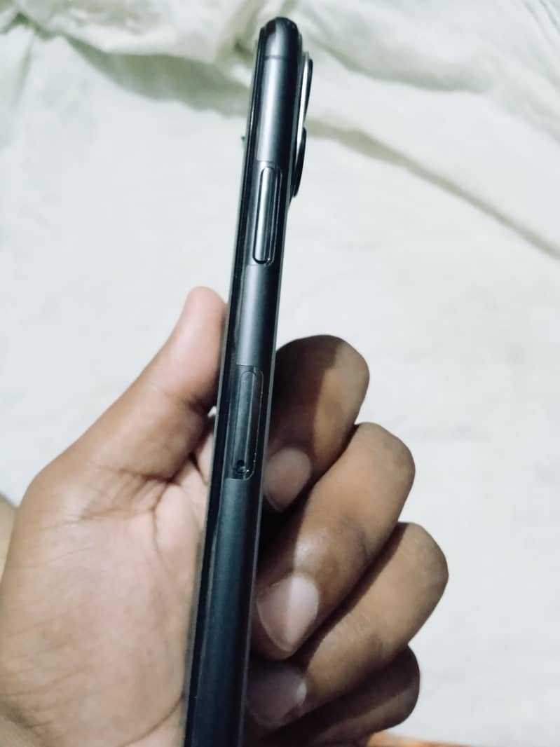 Apple iPhone 11 Pro Max 5