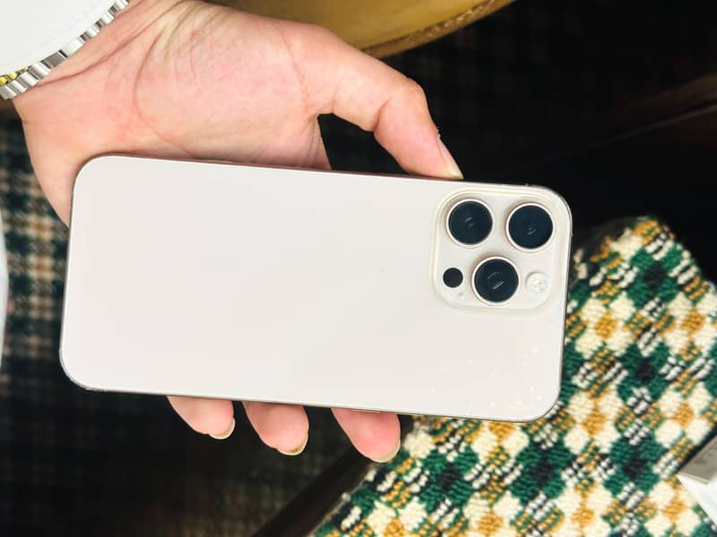 iPhone 16 Pro Max 0