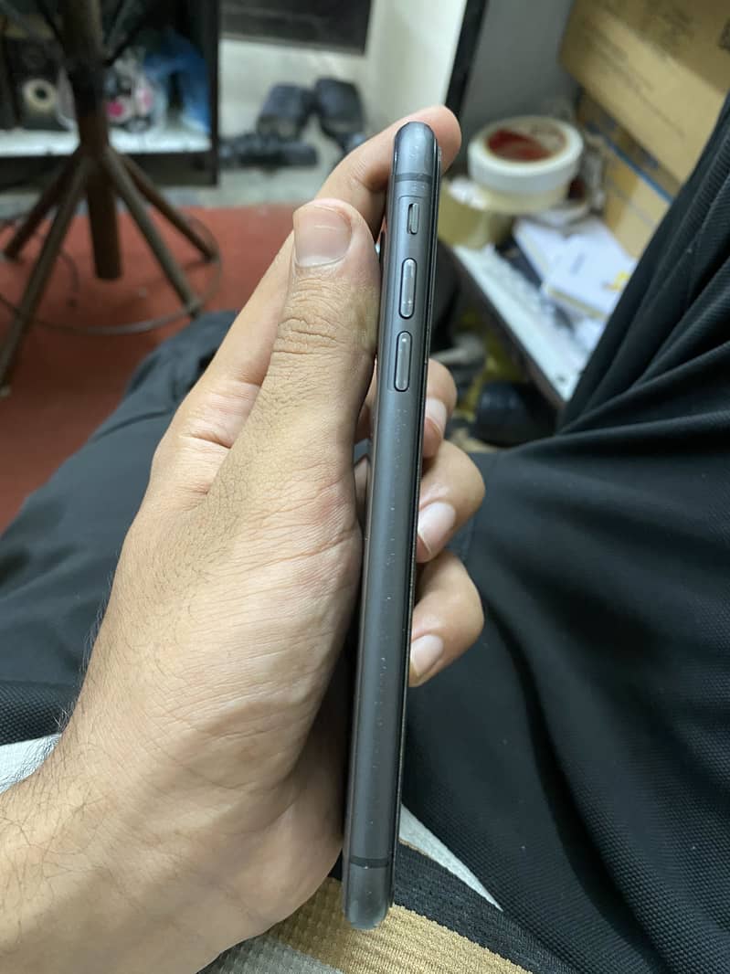 Apple iPhone 11 5