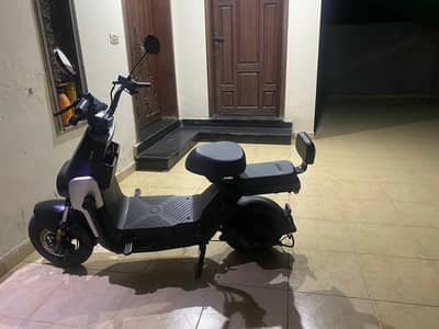 mito evee Scooty
