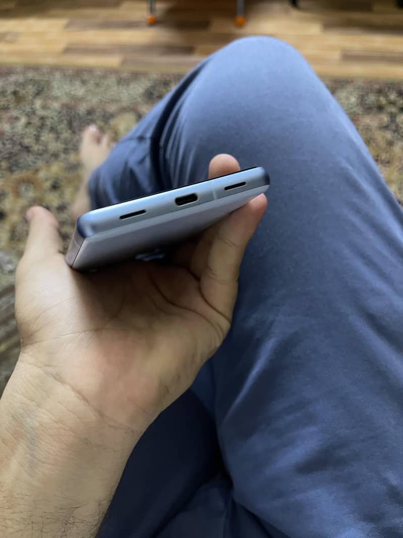 Google Pixel 7a 5