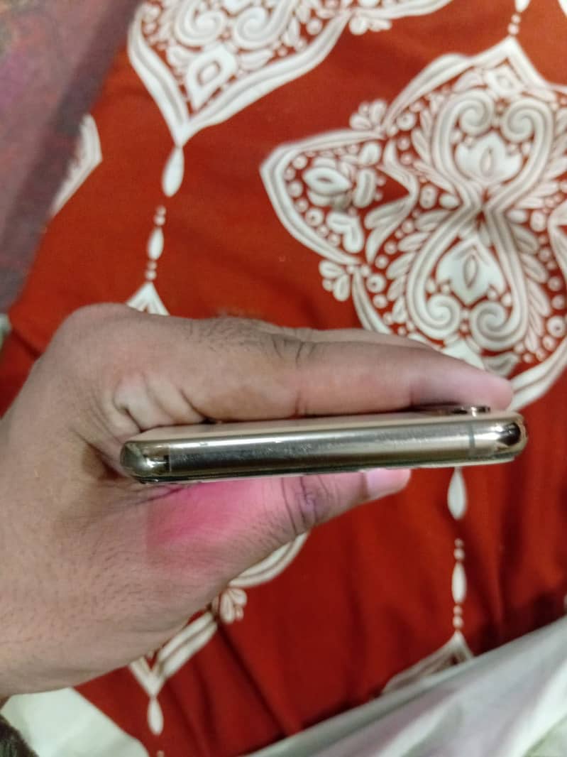 Apple iPhone XS Max 2