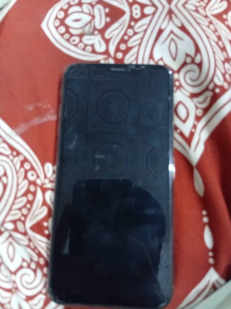 Apple iPhone XS Max 5