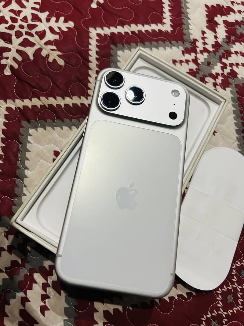 Apple iPhone 17 Pro Max 0