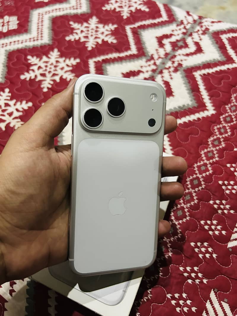 Apple iPhone 17 Pro Max 2