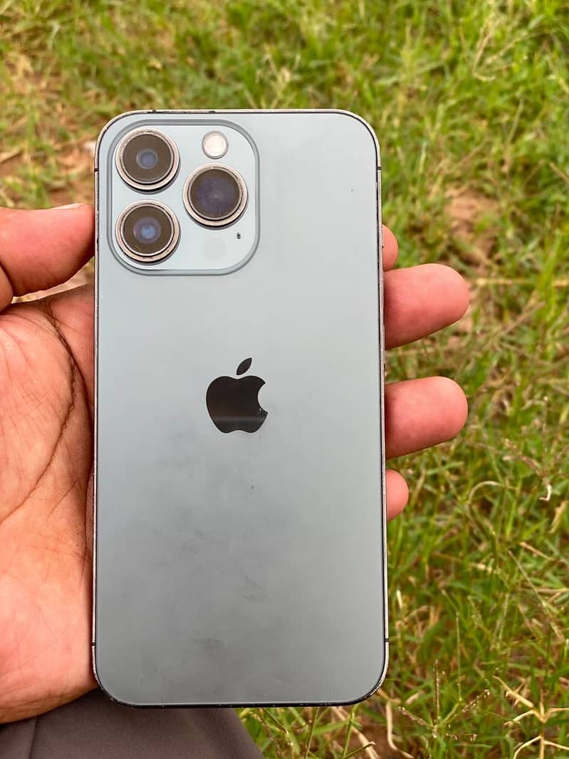 iPhone 13 Pro 1