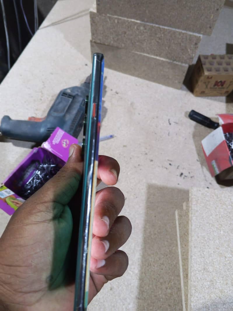 Tecno CAMON 40 Pro 9