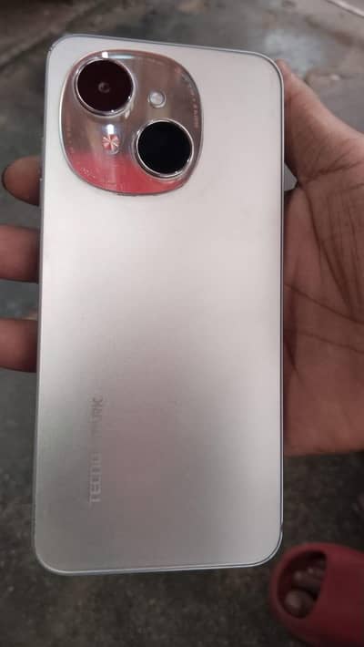 Tecno Spark Go 1